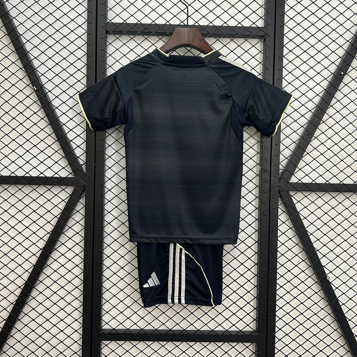 Kit Infantil do Real Madrid 2024/25 AWAY