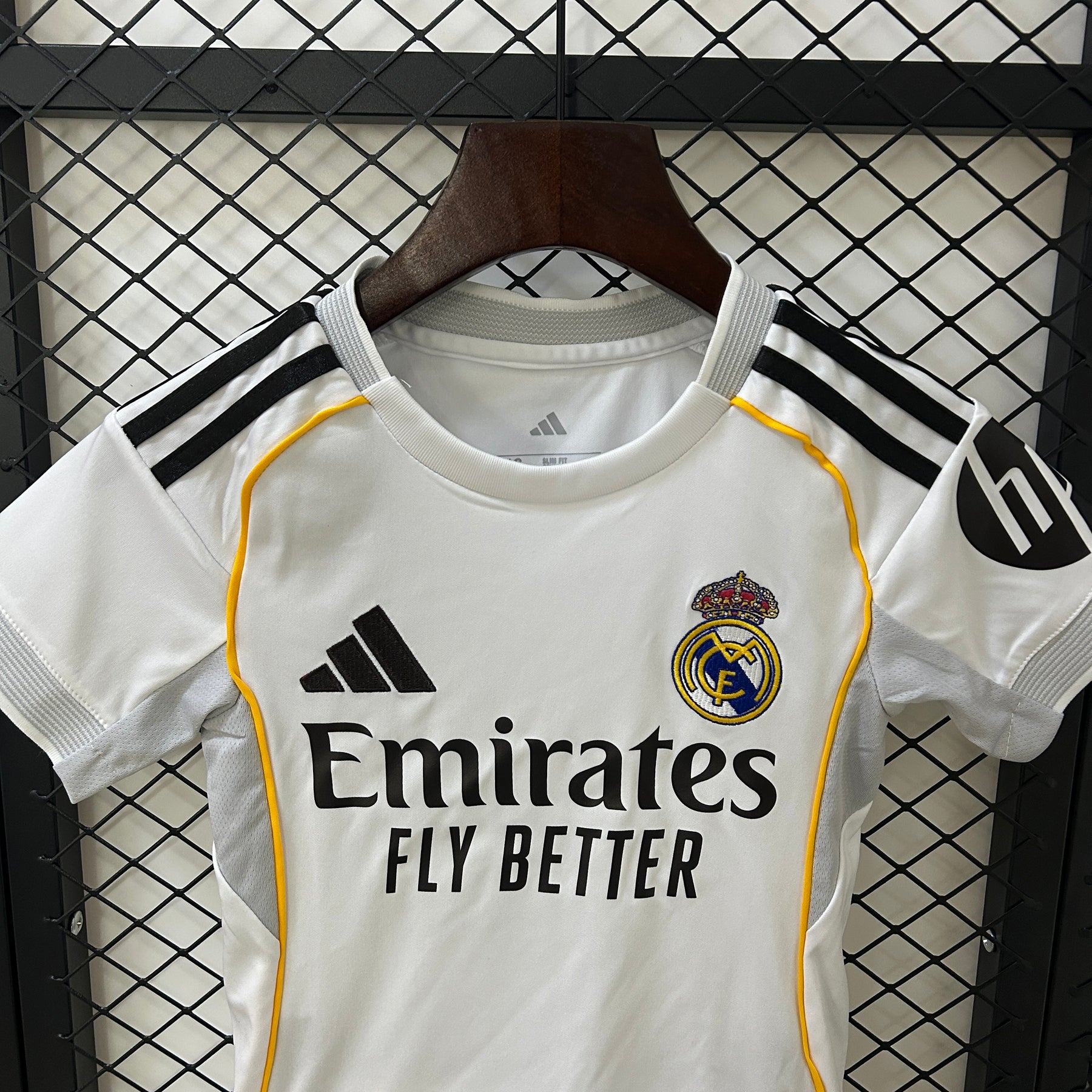 Kit Infantil do Real Madrid 2024/25 Home