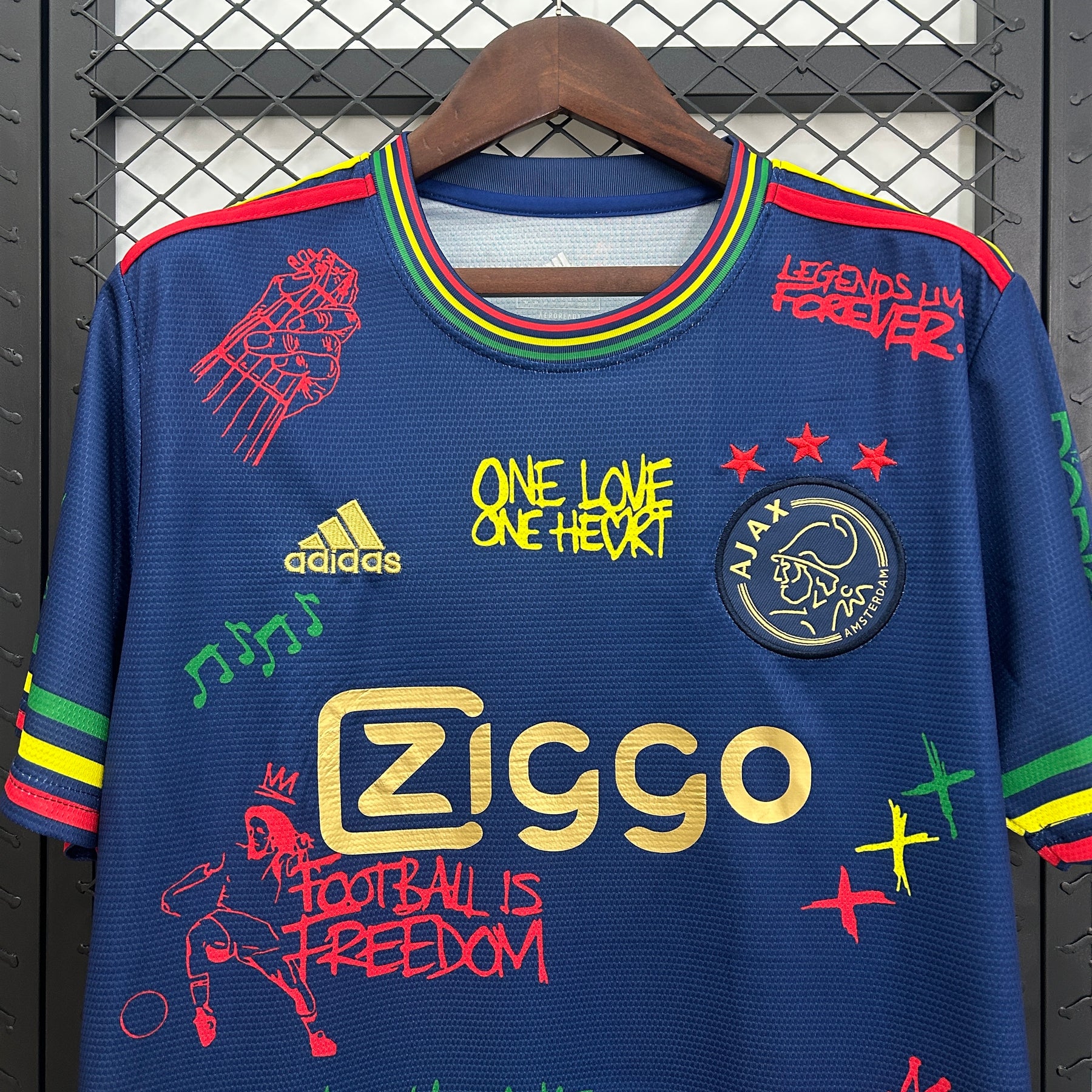 Camisa do Ajax 2025/26 -Bob Marley Edição Especial