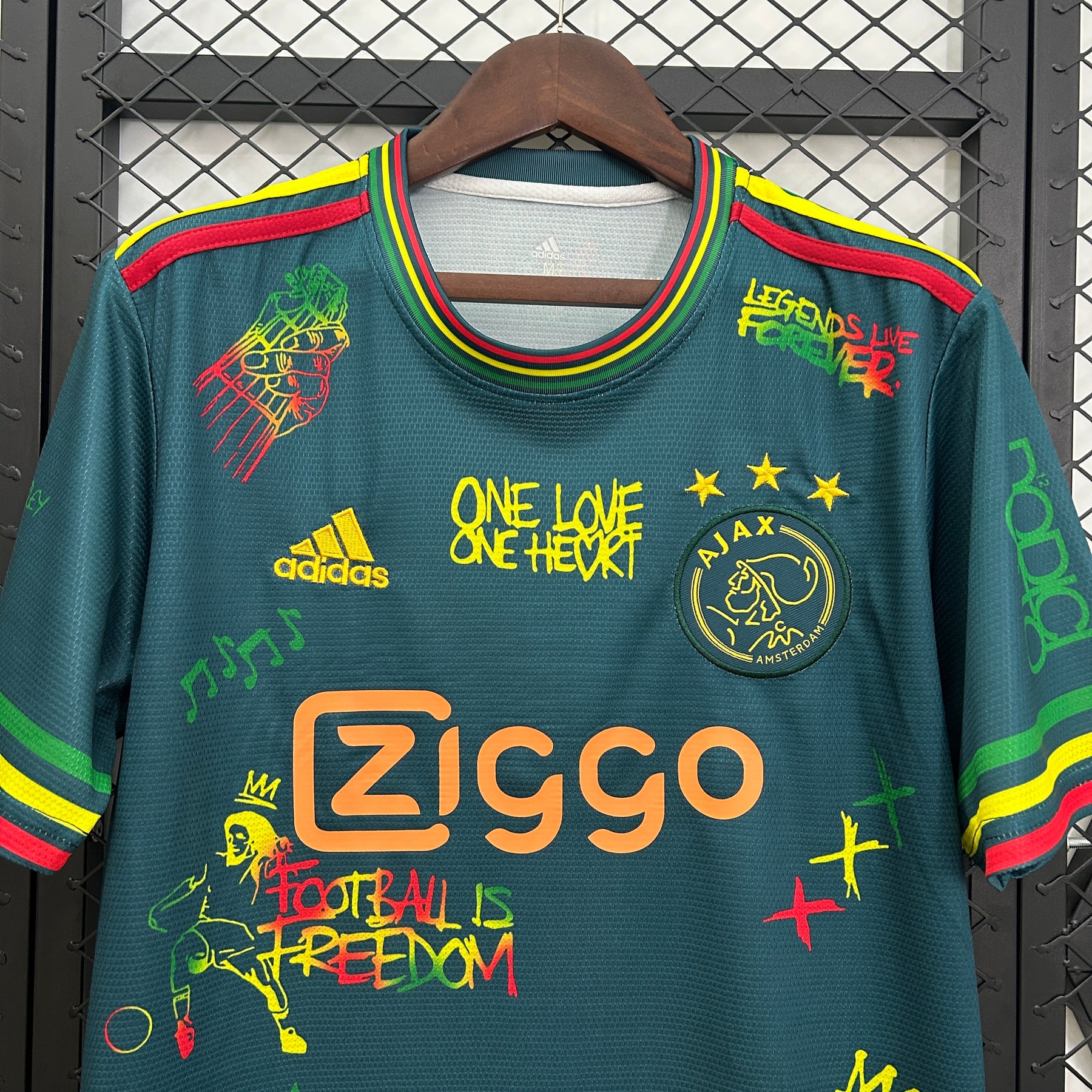Camisa do Ajax 2025/26 -Bob Marley Edição Especial